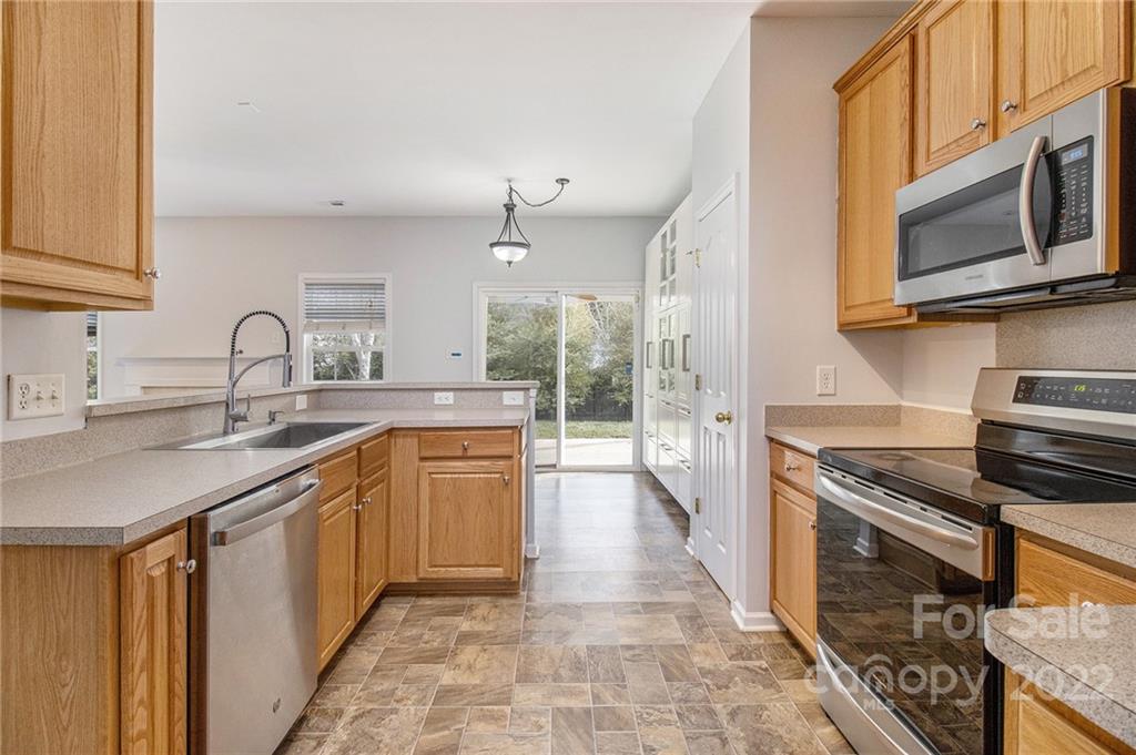 3329 Cole Mill Road Charlotte, NC 28270 - Photo 5 of 24 Gallery Image 5