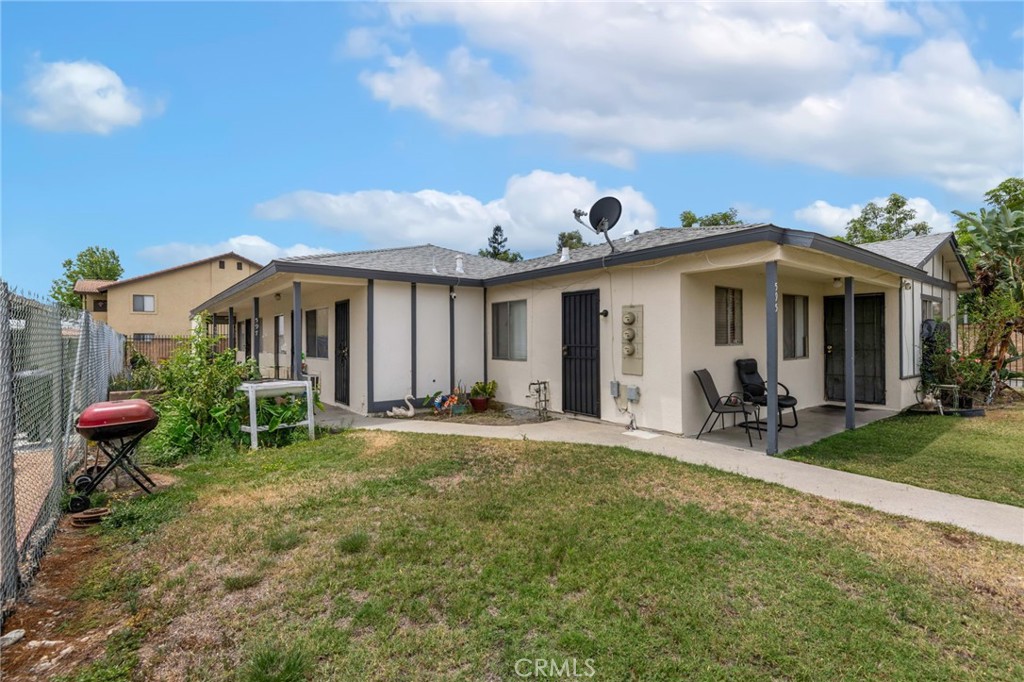 595 West Shamrock Street Rialto, CA 92376 - Photo 3 of 8
