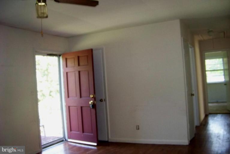 2352 Evergreen Road Louisa, VA 23093 - Photo 8 of 18 Living Room #2