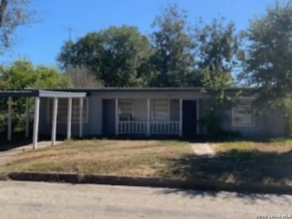 $209,990 | 318 12th Street, Shiner, TX 77984