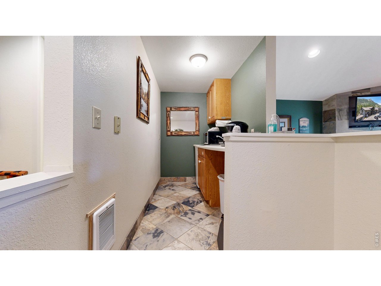2760 Fall River Road, Unit 106 Estes Park, CO 80517 - Photo 4 of 26 Kitchen