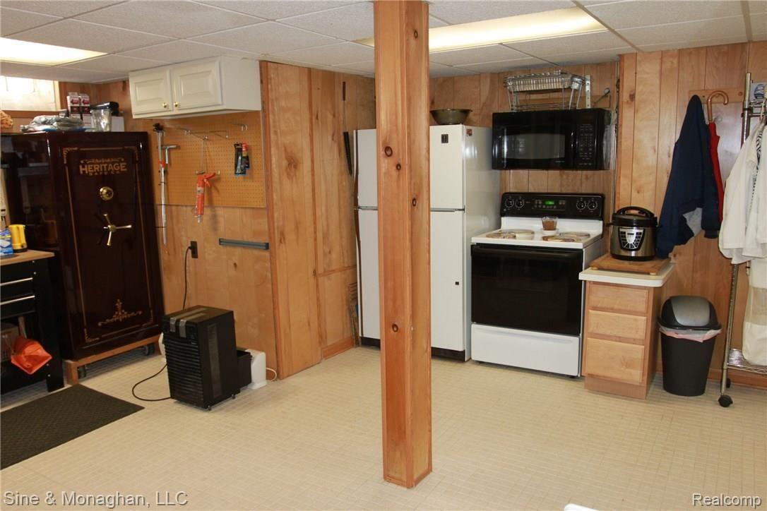 886 Lincoln Road Grosse Pointe, MI 48230 - Photo 24 of 36 IMG_4425.JPG