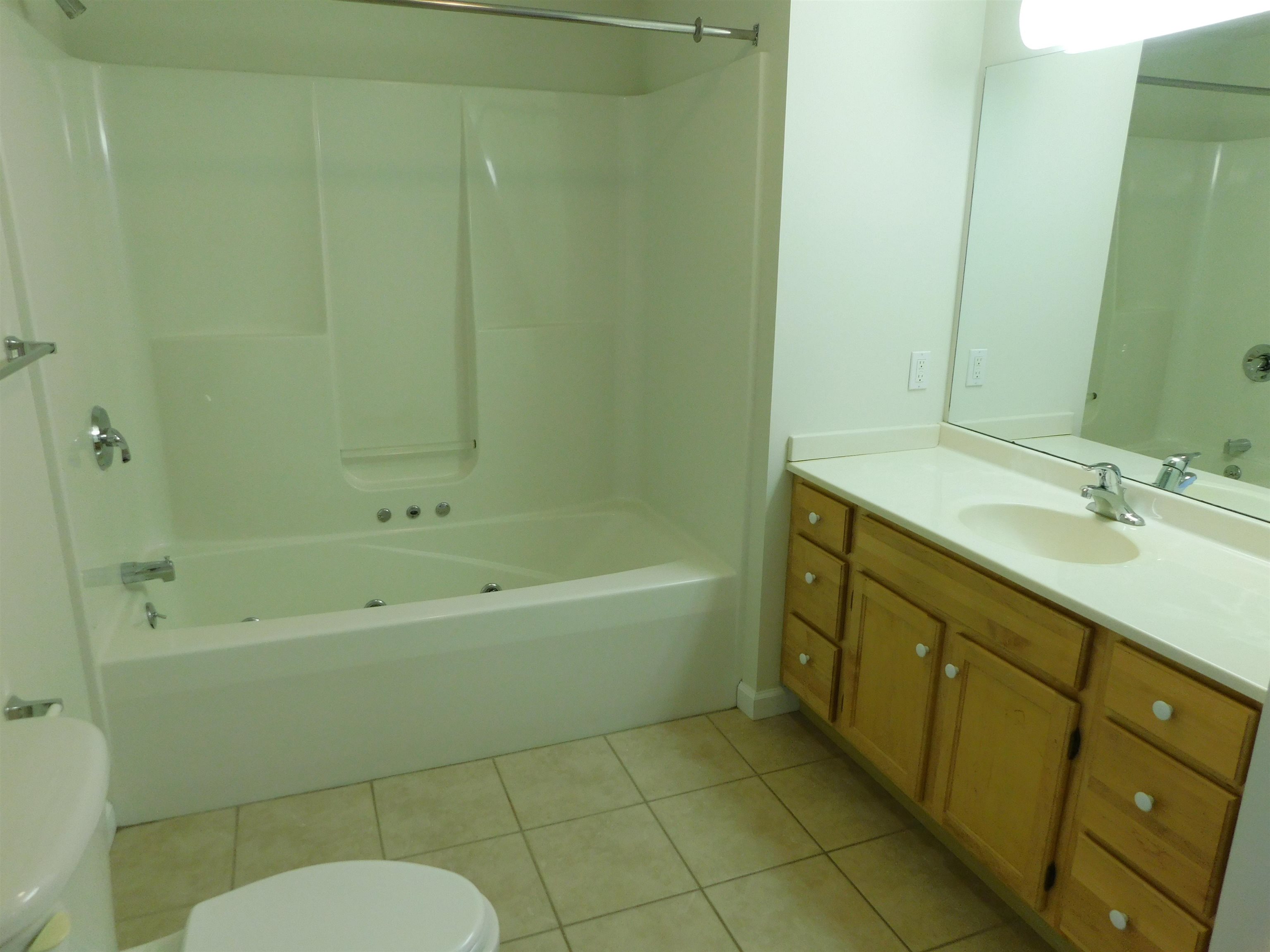 89 Claire Point Road, Unit 89 Burlington, VT 05408 - Photo 10 of 23 Gallery Image 10