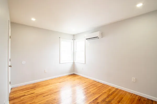 $1,200,000 | 73-15 170th Street | Hillcrest