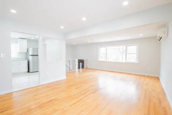 $1,200,000 | 73-15 170th Street | Hillcrest