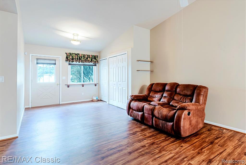 9039 Lake E Road, Unit 45 Clarkston, MI 48348 - Photo 11 of 53