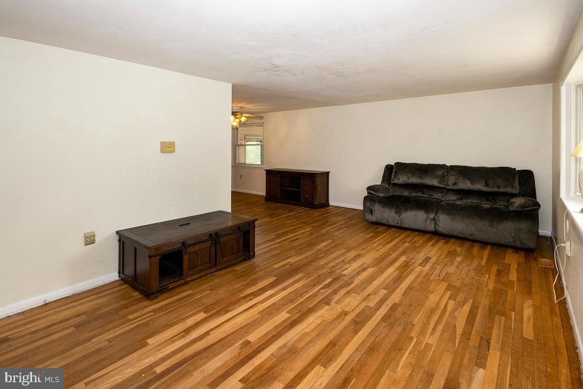 179 Hopewell Road West Berlin, NJ 08091 - Photo 5 of 46 Gallery Image 5