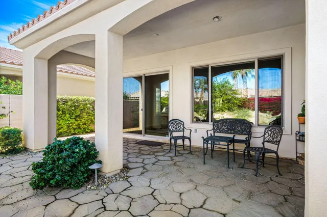 a view of outdoor space yard and porch