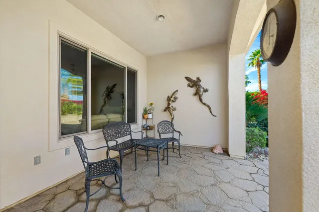 a view of a entryway with furniture