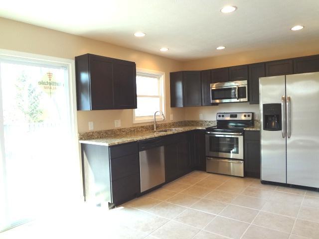 1915 Alsace Road Columbus, OH 43232 - Photo 3 of 10 Gallery Image 3