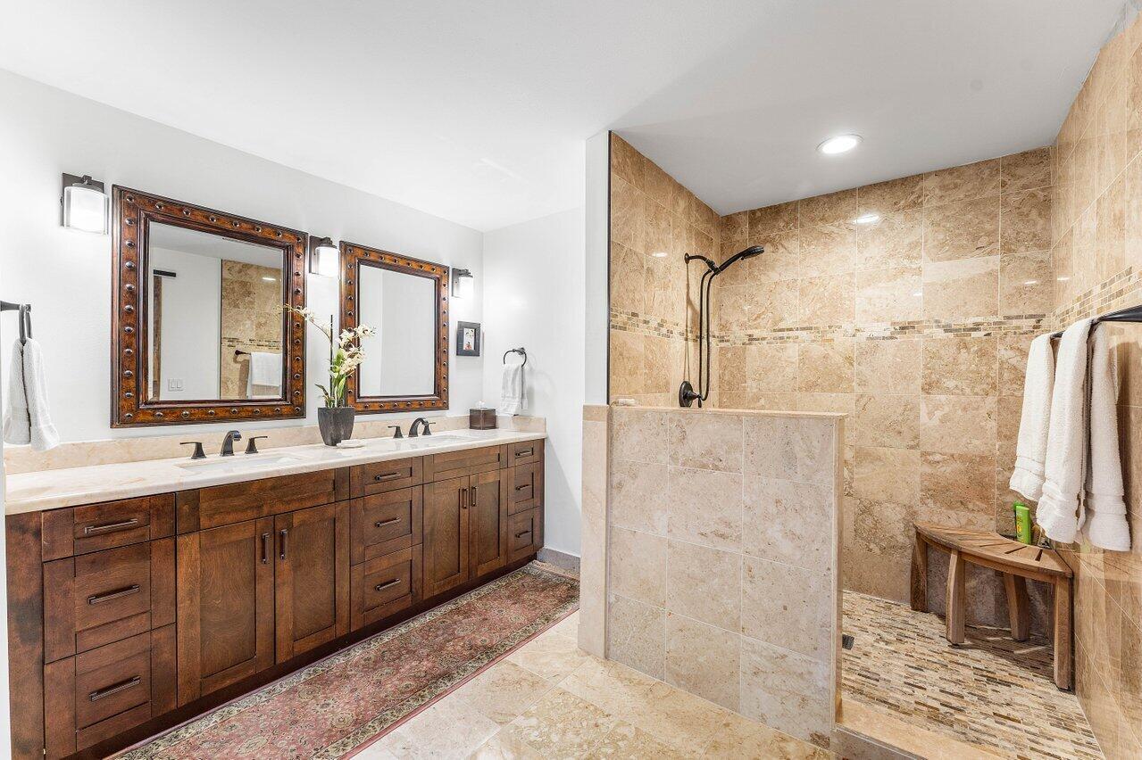 8794 Southeast Riverfront Terrace Jupiter, FL 33469 - Photo 29 of 68 Master Bath