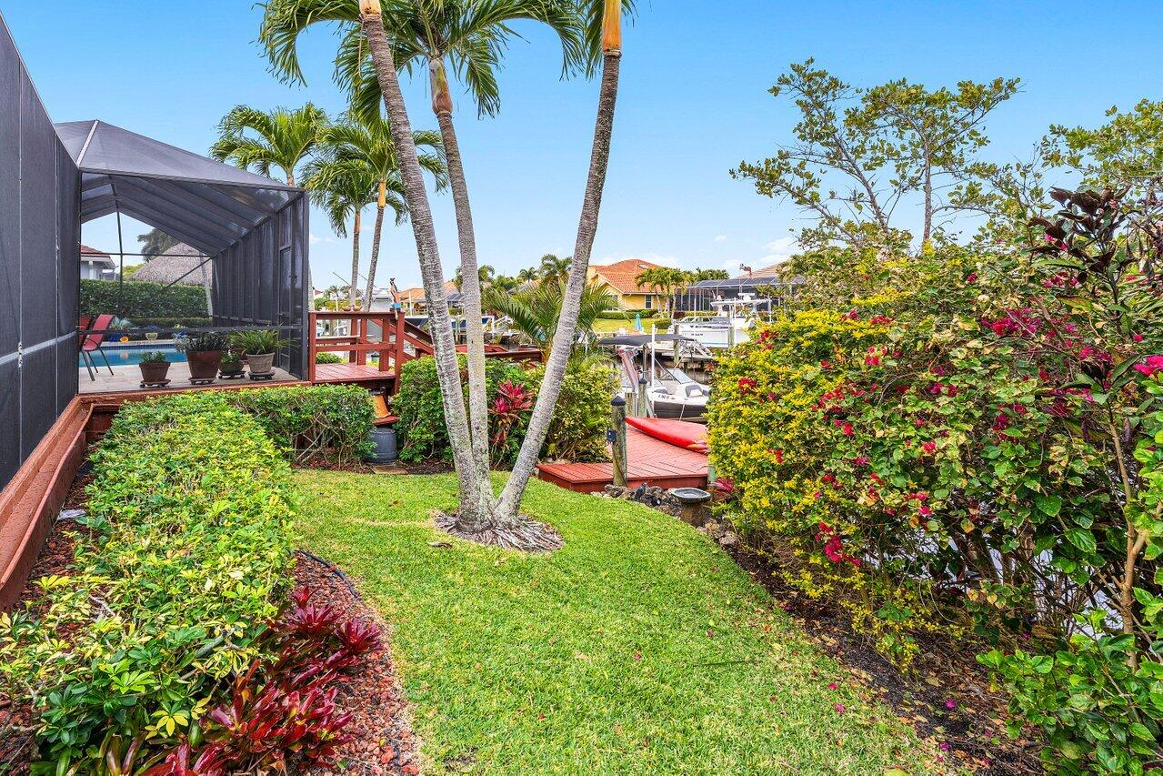 8794 Southeast Riverfront Terrace Jupiter, FL 33469 - Photo 44 of 68 Backyard