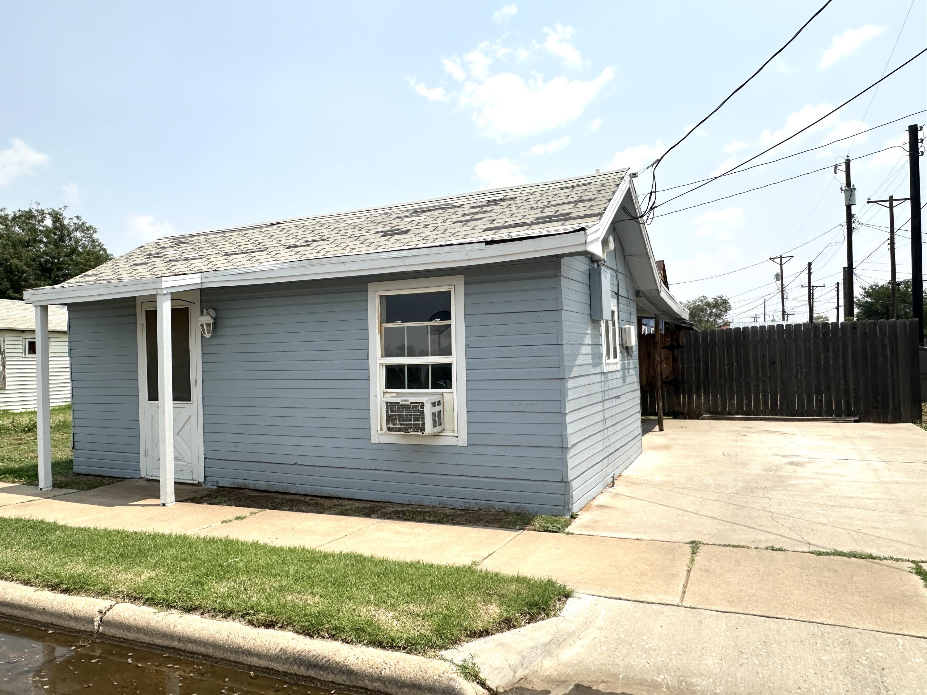320 North Flint Avenue Lubbock, TX 79415 - Photo 1 of 6 IMG_3177