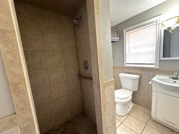 $550 | 320 North Flint Avenue, Lubbock, TX 79415
