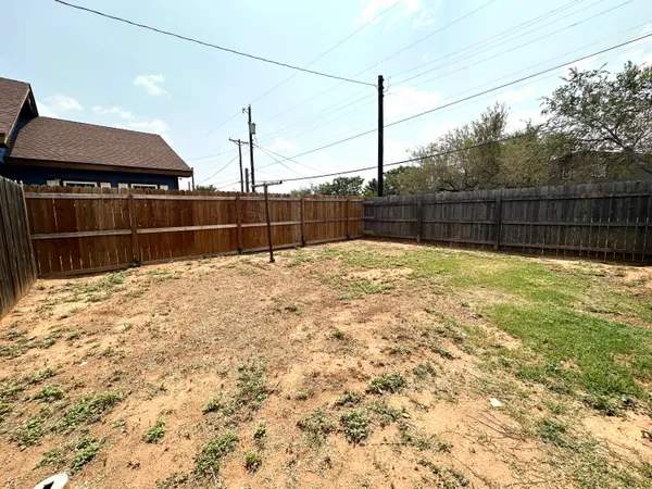$550 | 320 North Flint Avenue, Lubbock, TX 79415