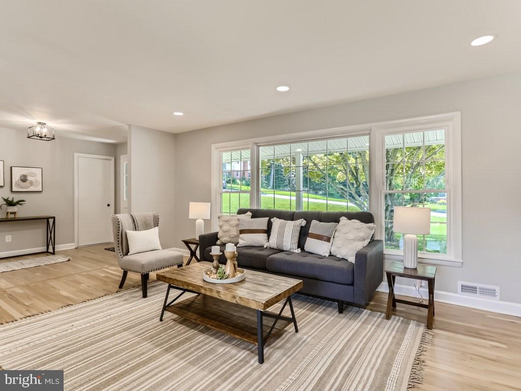 28 Windemere Parkway Phoenix, MD 21131 - Photo 7 of 28