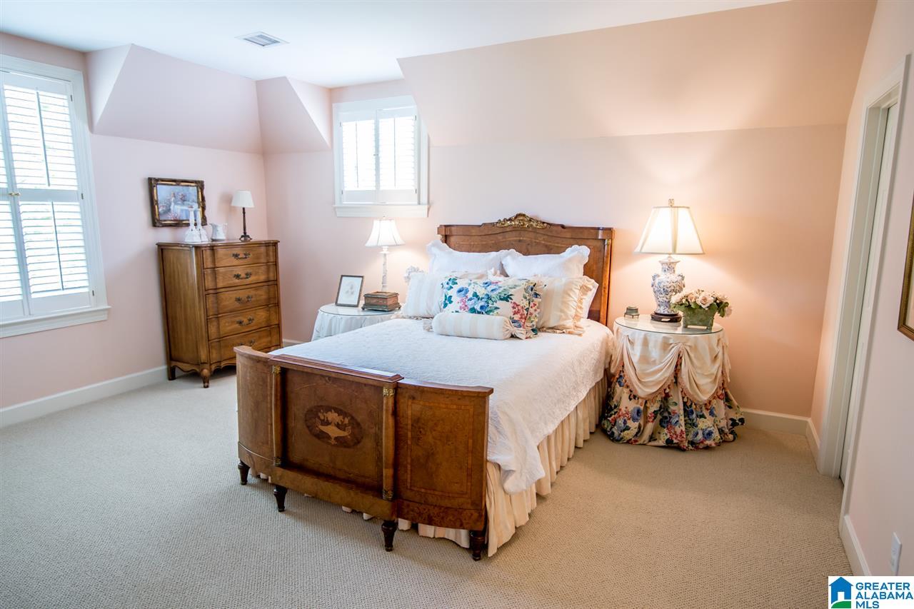 325 Indian Trail Road Pelham, AL 35124 - Photo 23 of 36
