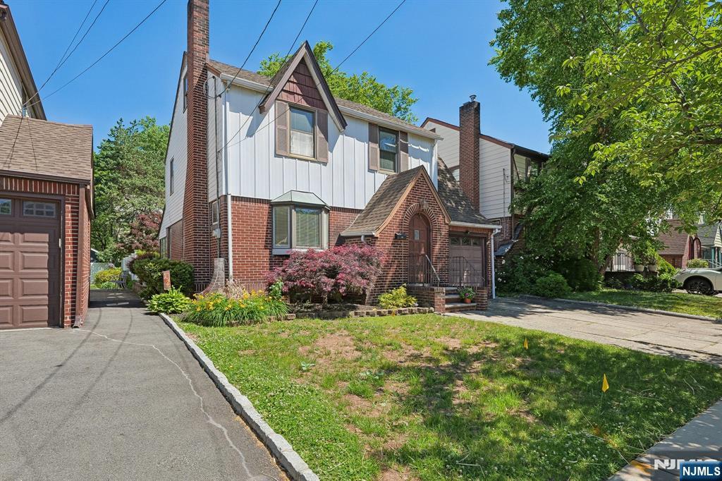 26 Ferncliff Road Bloomfield, NJ 07003 - Photo 1 of 32