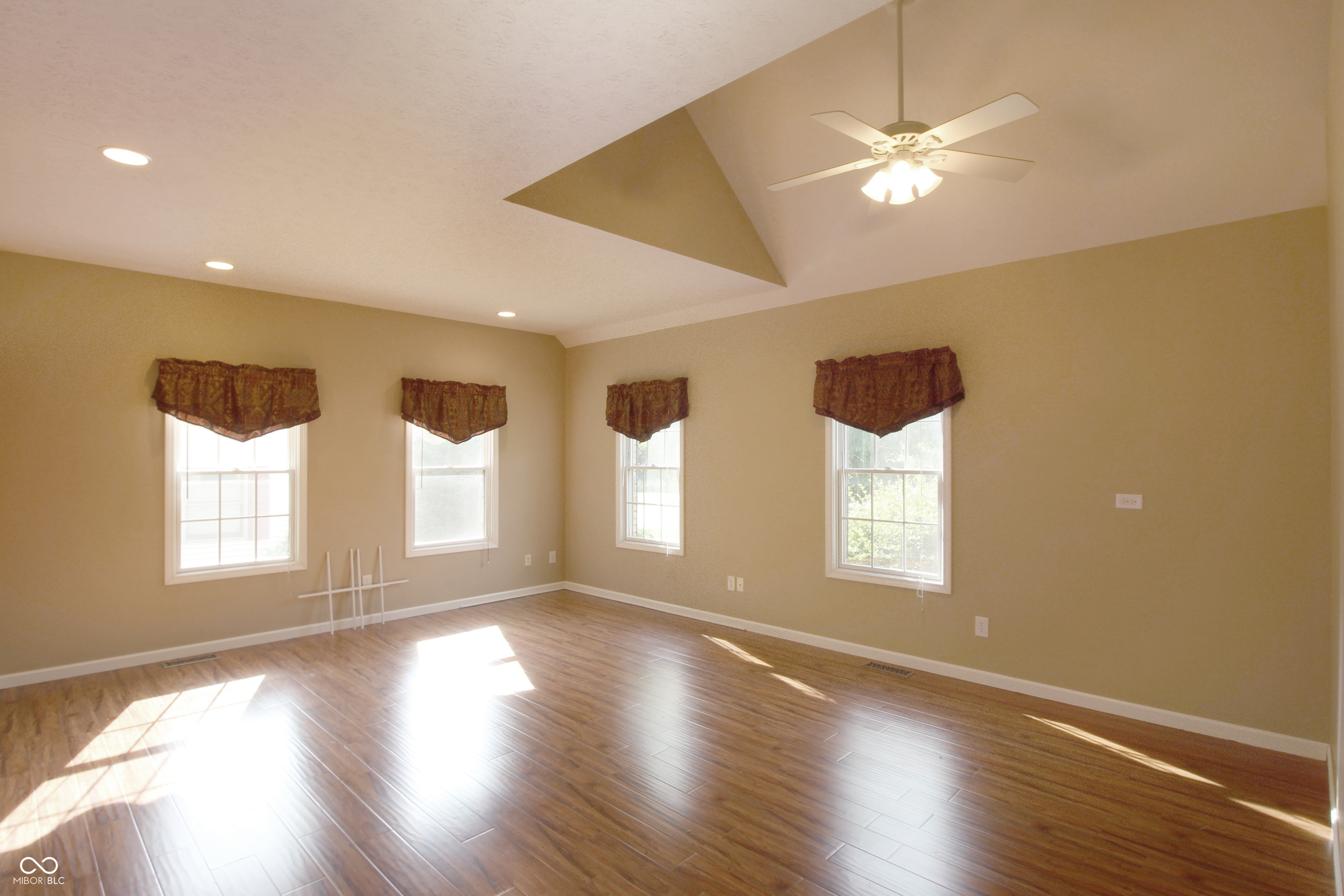 5140 Bull Run Columbus, IN 47203 - Photo 3 of 26