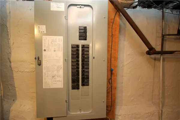 a view of utility room