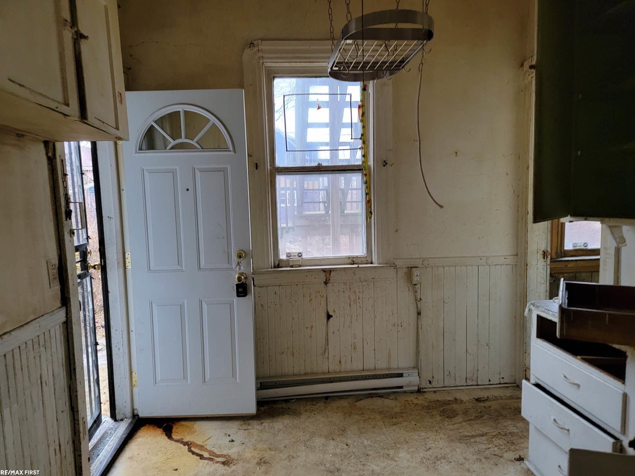9367 Navarre Street Detroit, MI 48214 - Photo 7 of 22