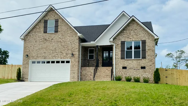 $690,000 | 8017 Little Joe Road, Powell, TN 37849