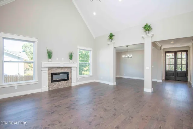 $690,000 | 8017 Little Joe Road, Powell, TN 37849