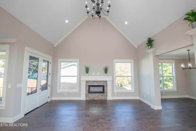 $690,000 | 8017 Little Joe Road, Powell, TN 37849