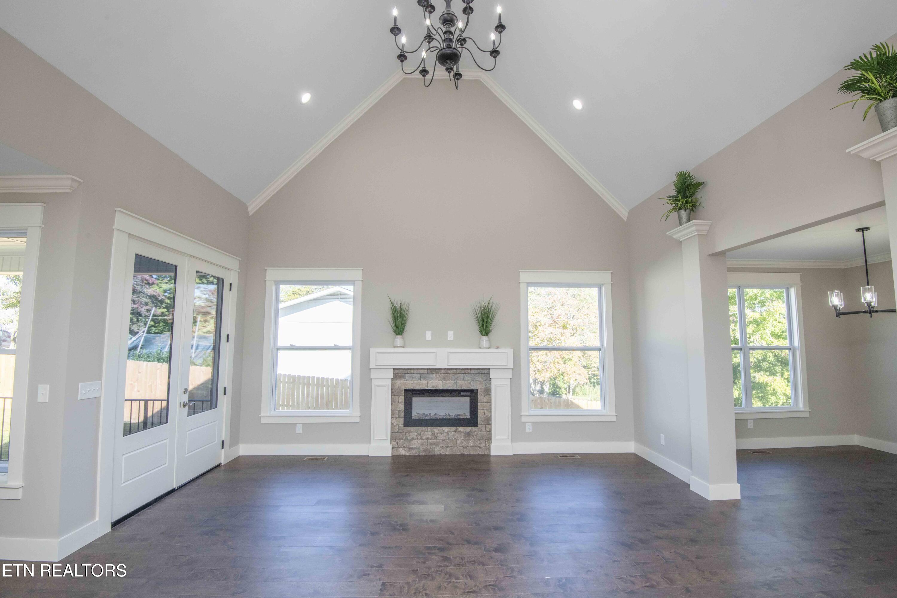 8017 Little Joe Road Powell, TN 37849 - Photo 18 of 50 living 3_1