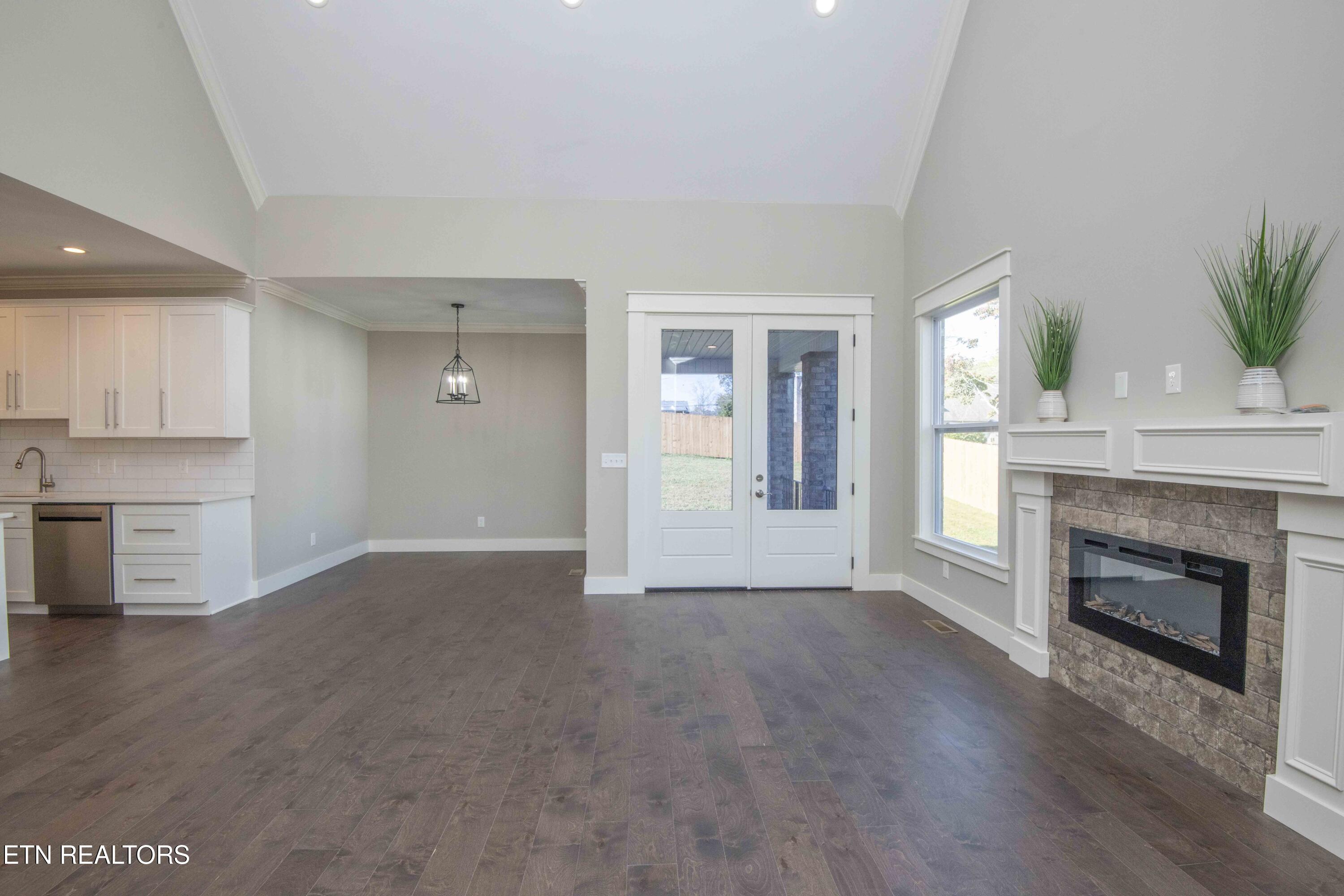 8017 Little Joe Road Powell, TN 37849 - Photo 19 of 50 living 5_1