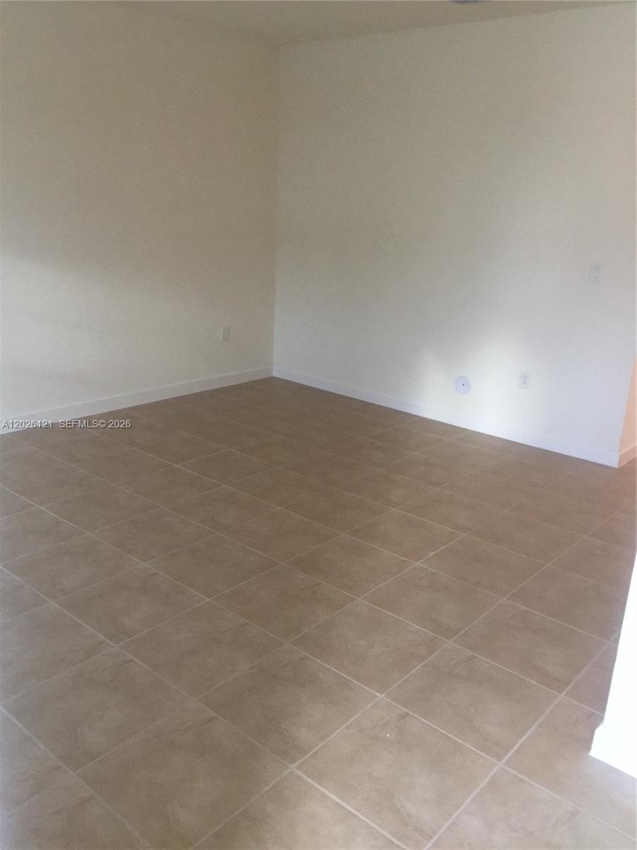 9307 West 33rd Way Hialeah, FL 33018 - Photo 16 of 23