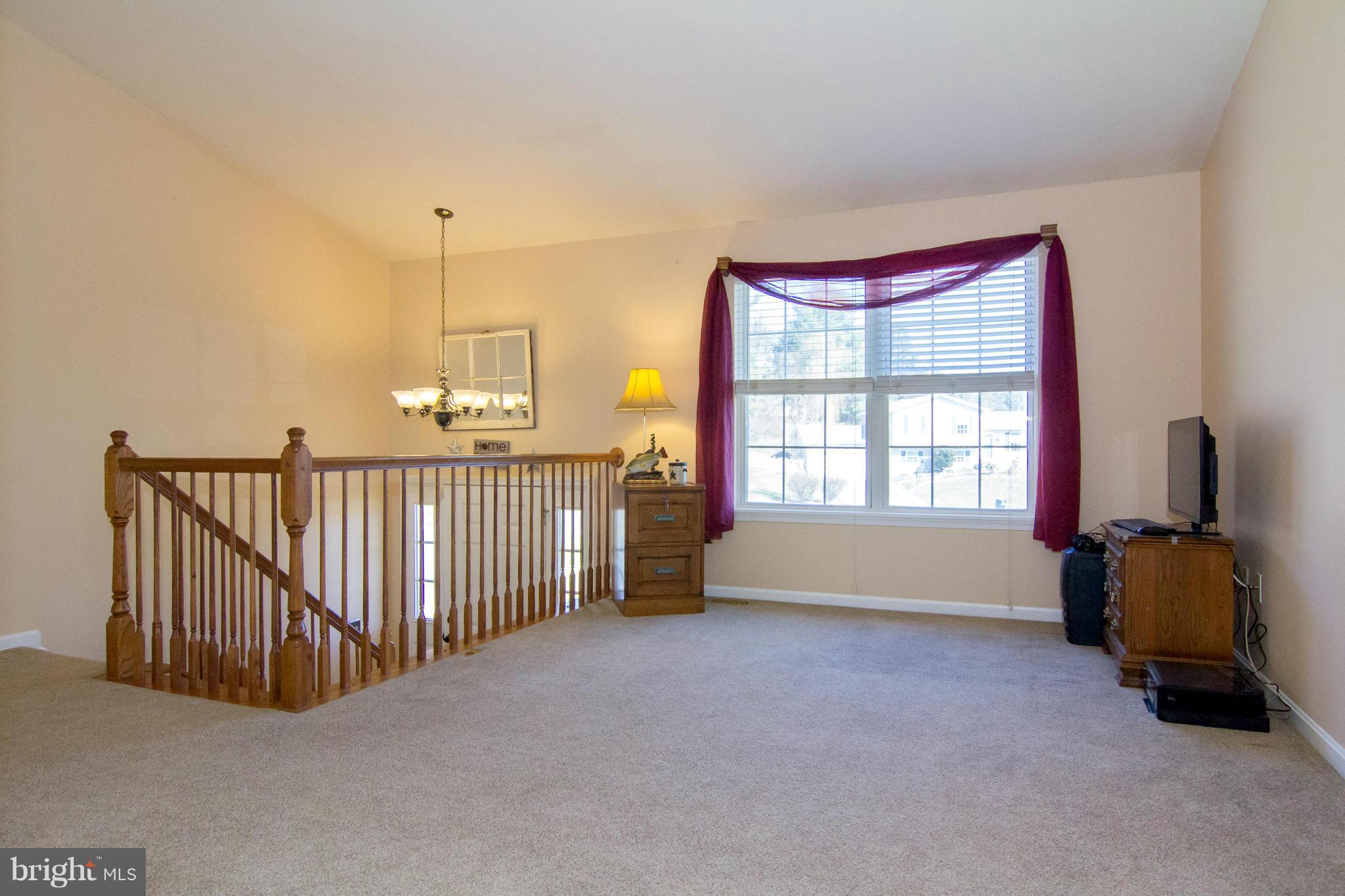 180 Marion Road Westminster, MD 21157 - Photo 3 of 30 Living Room