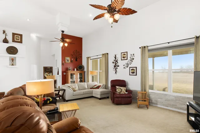 $485,900 | 24211 North Carver Road, Canton, IL 61520