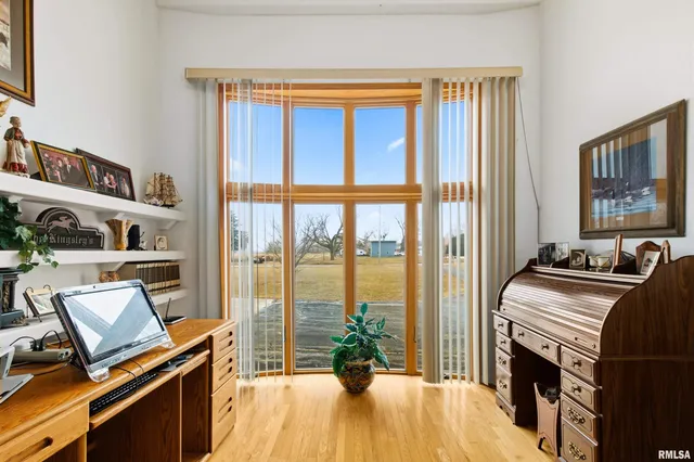 $485,900 | 24211 North Carver Road, Canton, IL 61520