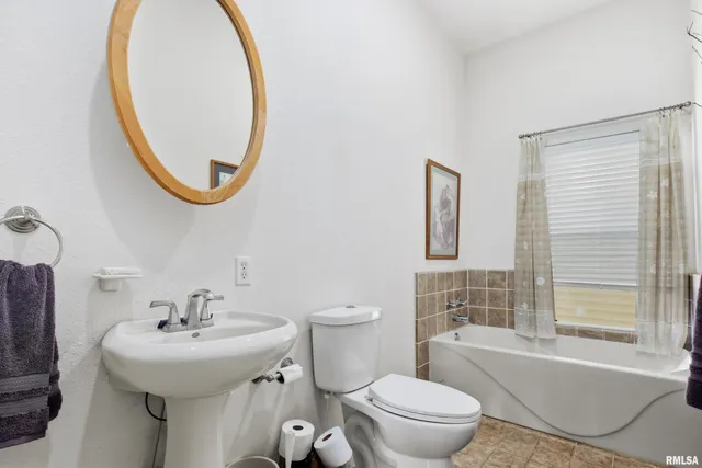 $485,900 | 24211 North Carver Road, Canton, IL 61520