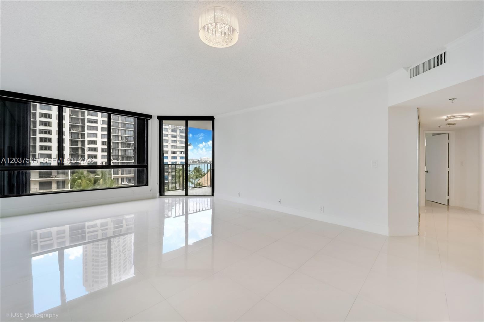 520 Brickell Key Drive, Unit A802 Miami, FL 33131 - Photo 8 of 10