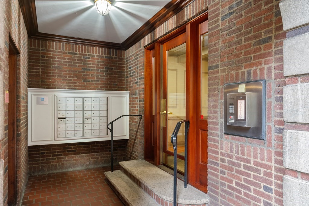 43 Linnaean Street, Unit 32 Cambridge, MA 02138 - Photo 13 of 20 a view of balcony