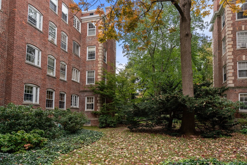 43 Linnaean Street, Unit 32 Cambridge, MA 02138 - Photo 18 of 20 a view of a building