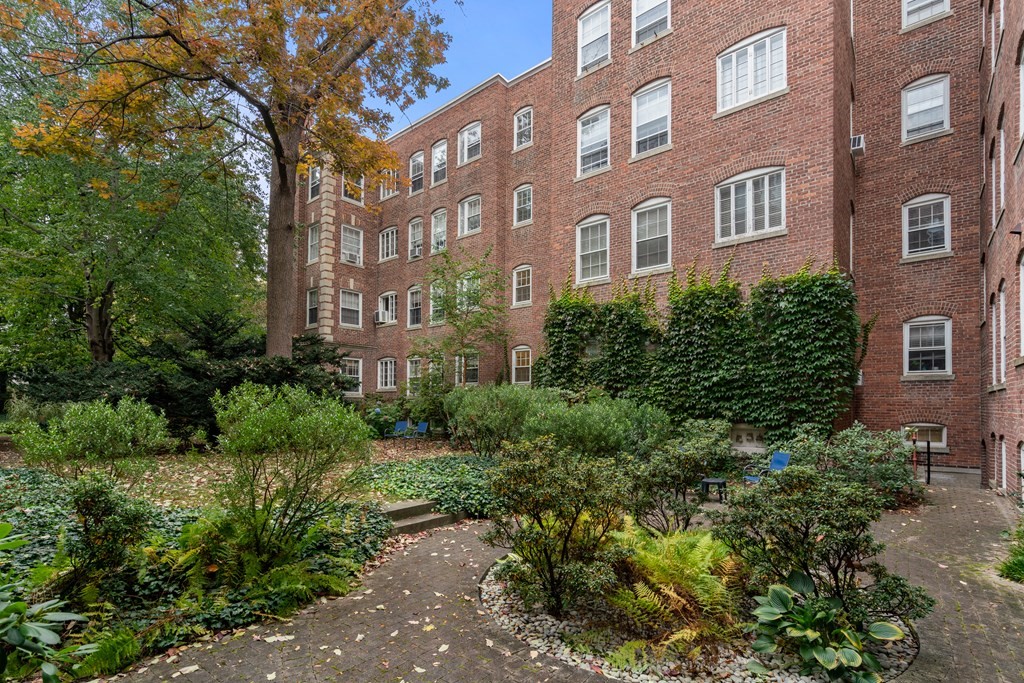 43 Linnaean Street, Unit 32 Cambridge, MA 02138 - Photo 19 of 20 a view of a building