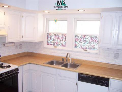 341 Taylor Rochester, MI 48307 - Photo 4 of 9 688994-3.JPG