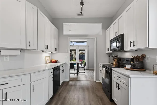 $399,900 | 8783 Nature View Lane West, Jacksonville, FL 32217