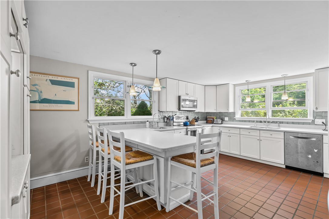 1047 East Main Road Portsmouth, RI 02871 - Photo 14 of 50 Kitchen