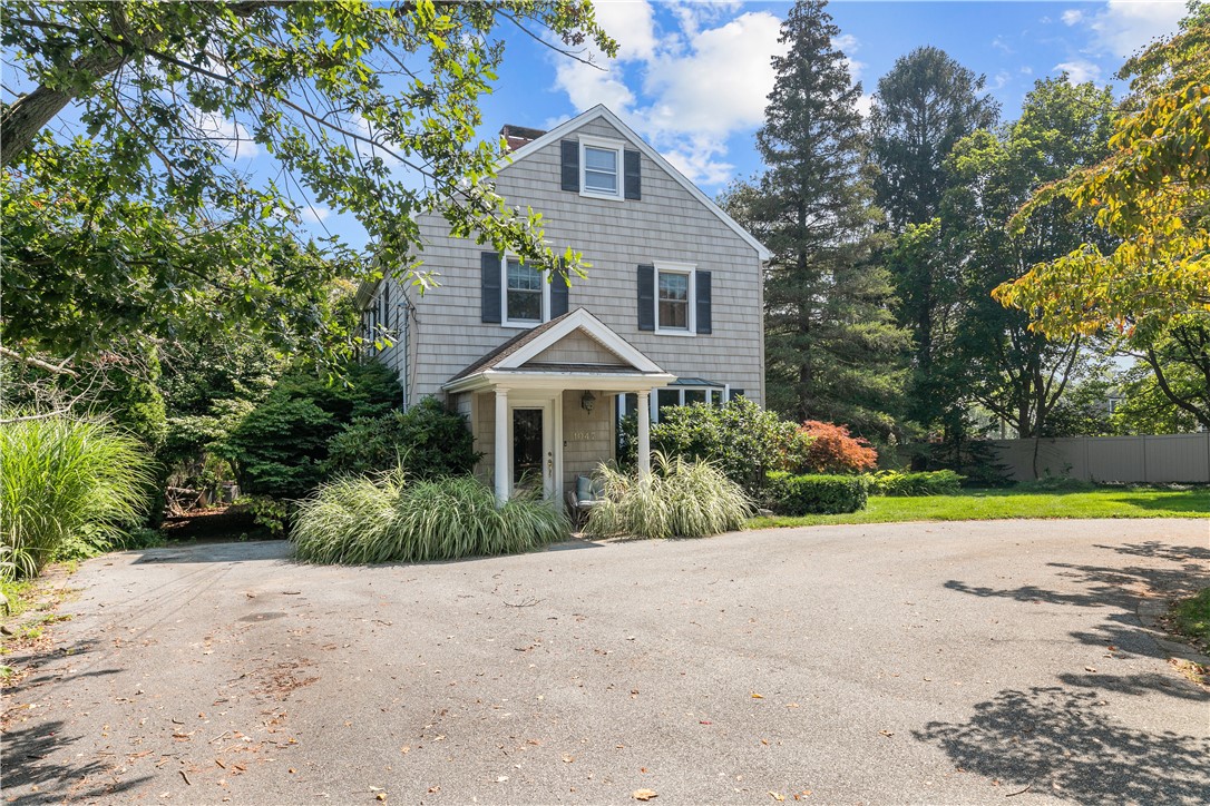 1047 East Main Road Portsmouth, RI 02871 - Photo 2 of 50 Front View from Driveway