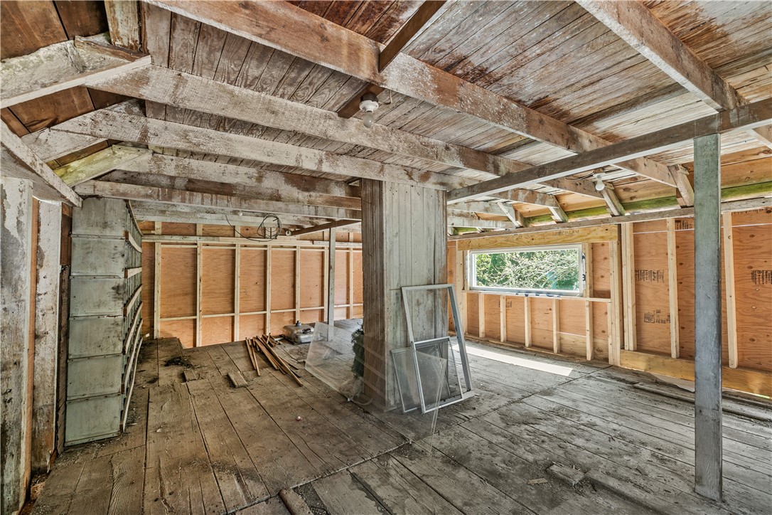1047 East Main Road Portsmouth, RI 02871 - Photo 46 of 50 Barn