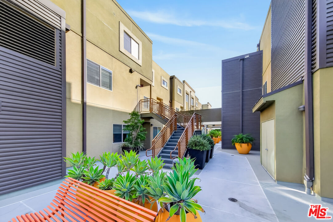 2980 Ripple Place, Unit 206 Los Angeles, CA 90039 - Photo 42 of 46