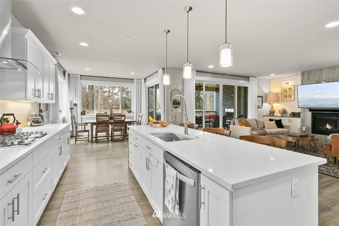 7708 Connells Prairie Road Bonney Lake, WA 98391 - Photo 9 of 40 Gallery Image 9