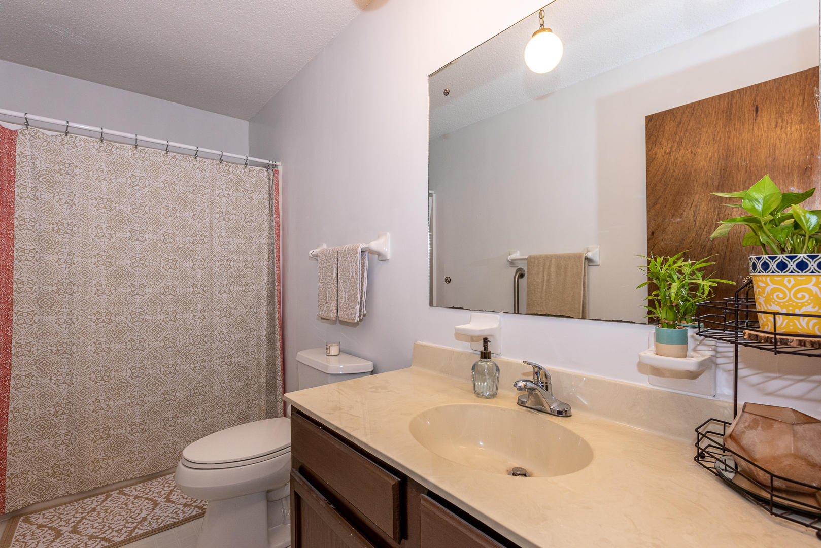 337 Wardley Road Knoxville, TN 37934 - Photo 20 of 32 Shared Bath in Hallway
