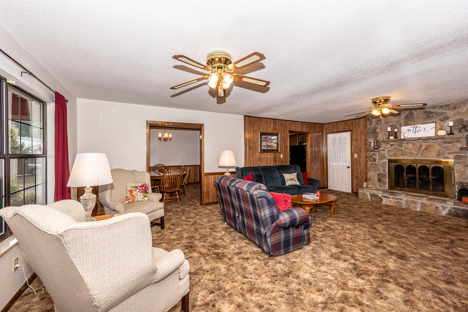 337 Wardley Road Knoxville, TN 37934 - Photo 10 of 32 Cozy & Comfy Living Area