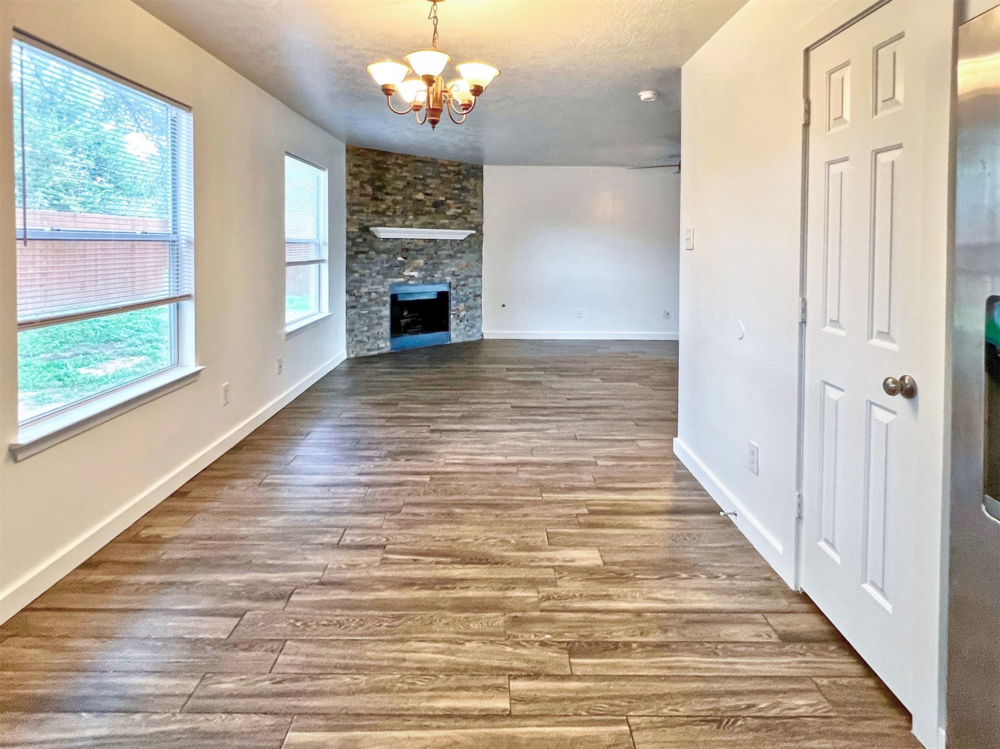 17250 April Valley Court Houston, TX 77084 - Photo 11 of 33 Bright Kitchen and Dining Combination