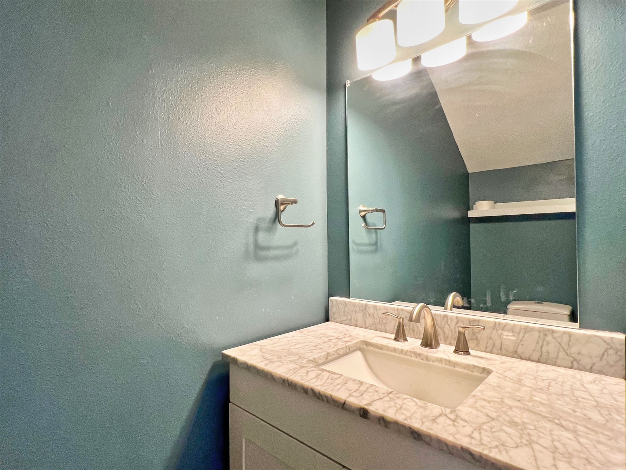 17250 April Valley Court Houston, TX 77084 - Photo 33 of 33 Guest-friendly bathroom on the main floor